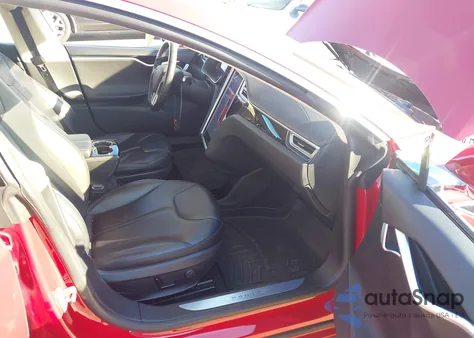 2015 Tesla Model S 70D/85D/P85D z USA, uszkodzony, nr VIN 5YJSA1H28FFP69387